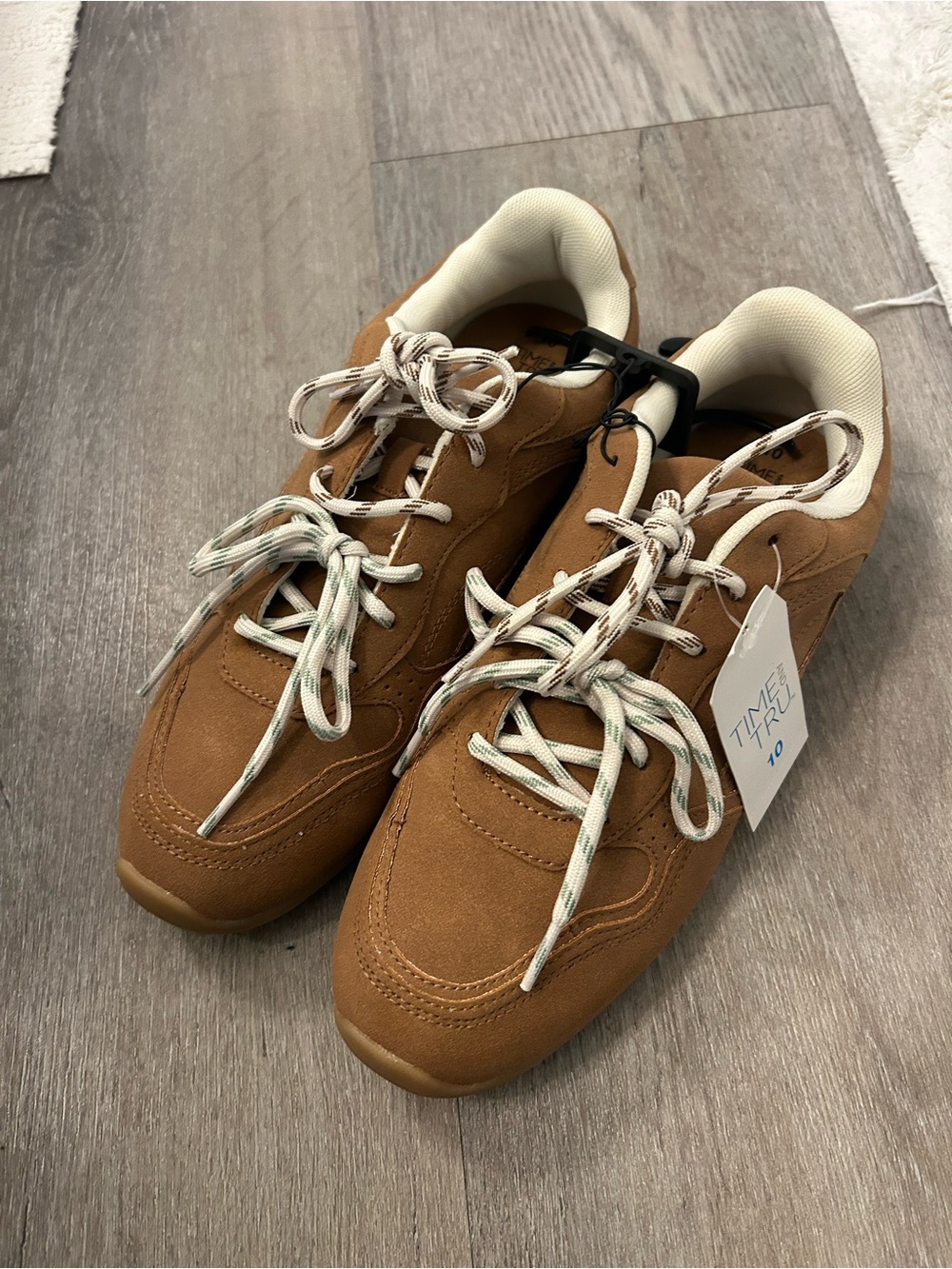Time & Tru Women’s DOUBLE LACE Fashion sneakers NEW Sz 10!